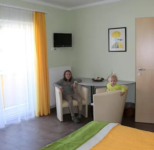 بيت ريفي Zum Mohrn Oberwoelz Stadt